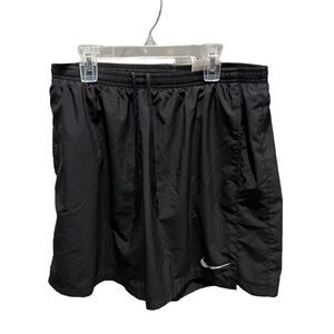 Nike light weight running shorts with front pockets and drawstring waist XL
